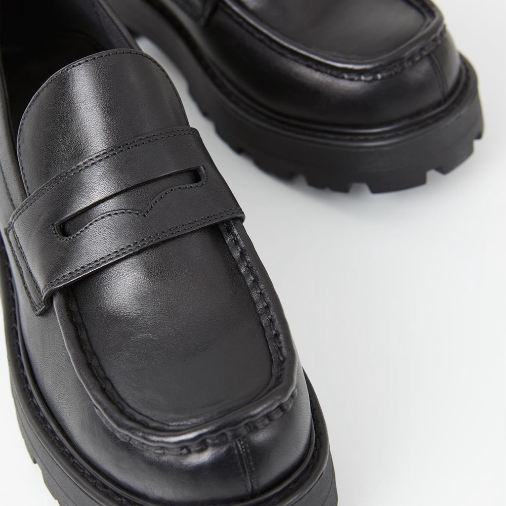 Vagabond Black Leather Flats